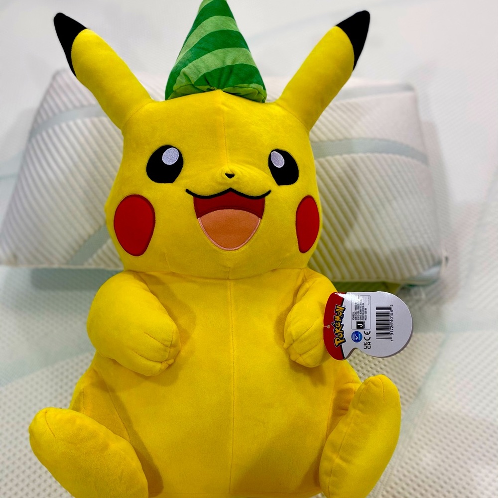 Pokémon 24”Pikachu  Exclusive pre-order GAMESTOP